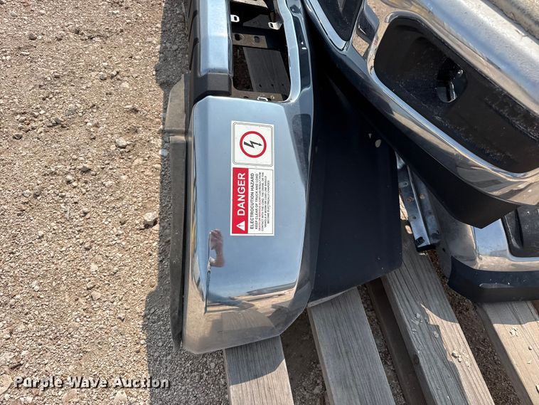 image for item EW4161 (3) Ford front bumpers