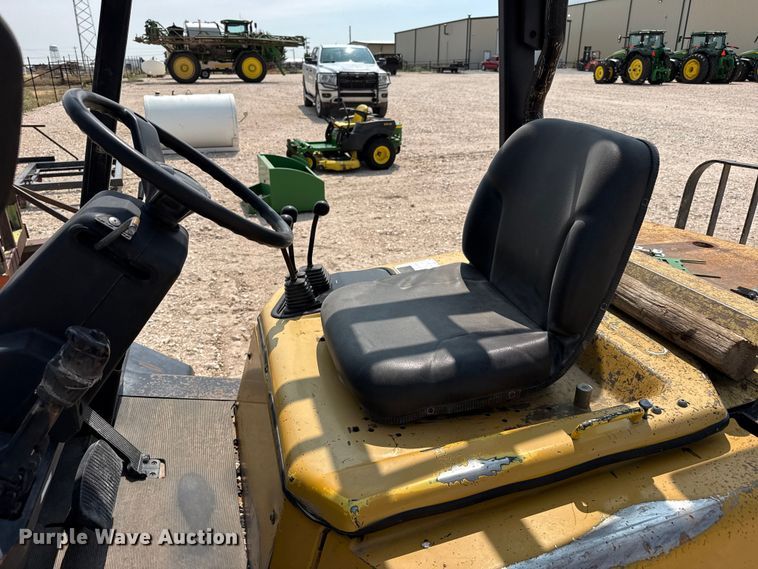 image for item EW4164 Yale GP080LGNGBE093 forklift