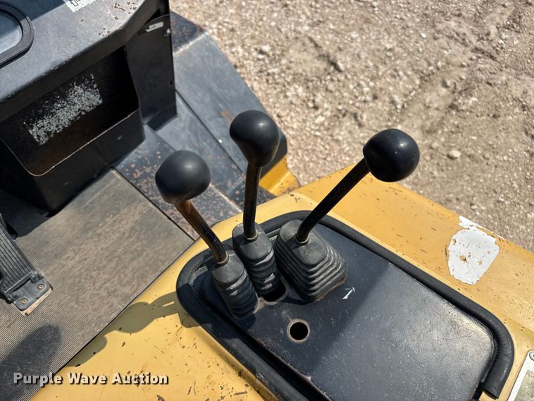image for item EW4164 Yale GP080LGNGBE093 forklift