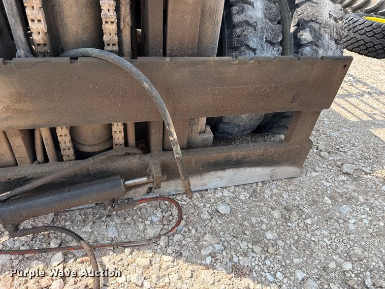 image for item EW4164 Yale GP080LGNGBE093 forklift