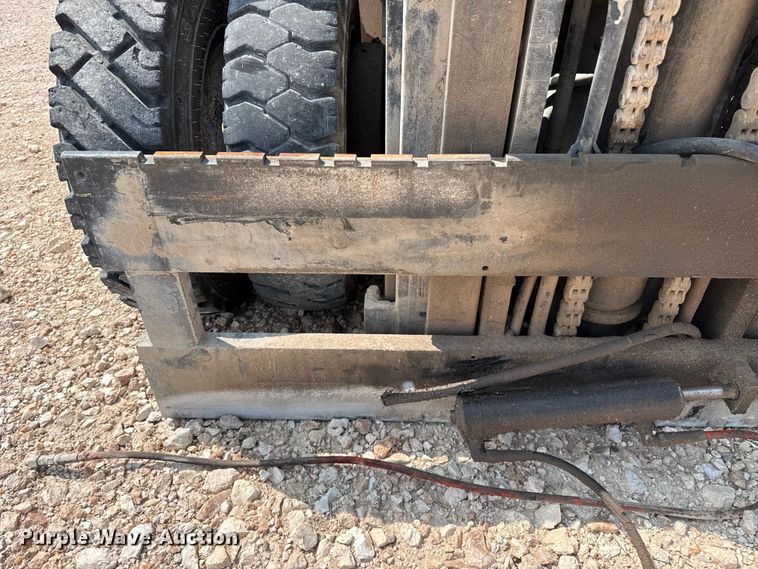 image for item EW4164 Yale GP080LGNGBE093 forklift