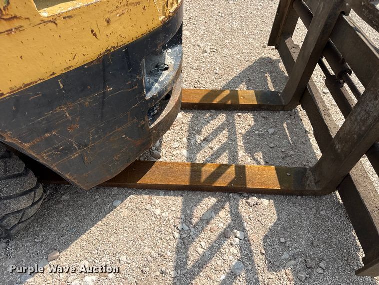 image for item EW4164 Yale GP080LGNGBE093 forklift