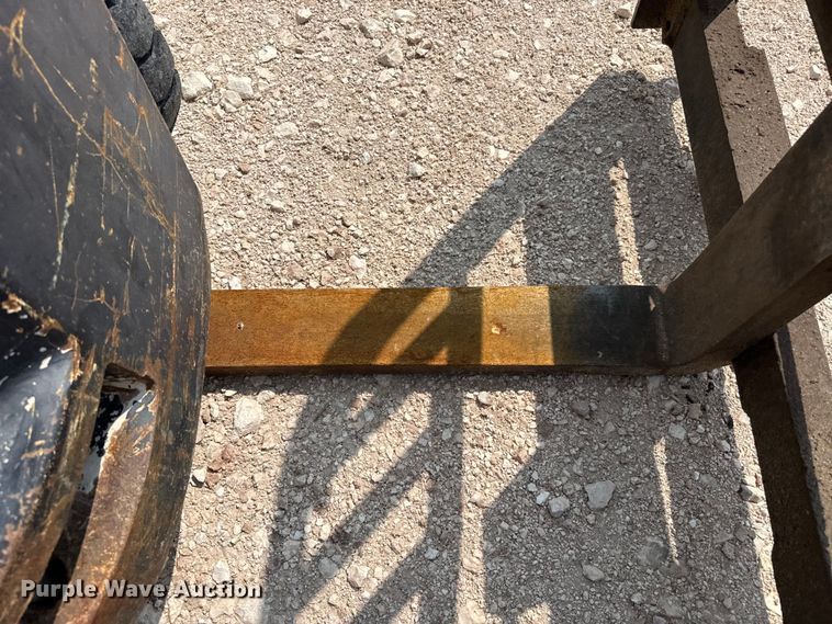 image for item EW4164 Yale GP080LGNGBE093 forklift