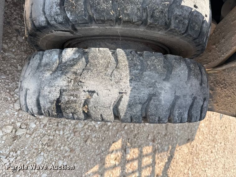 image for item EW4164 Yale GP080LGNGBE093 forklift