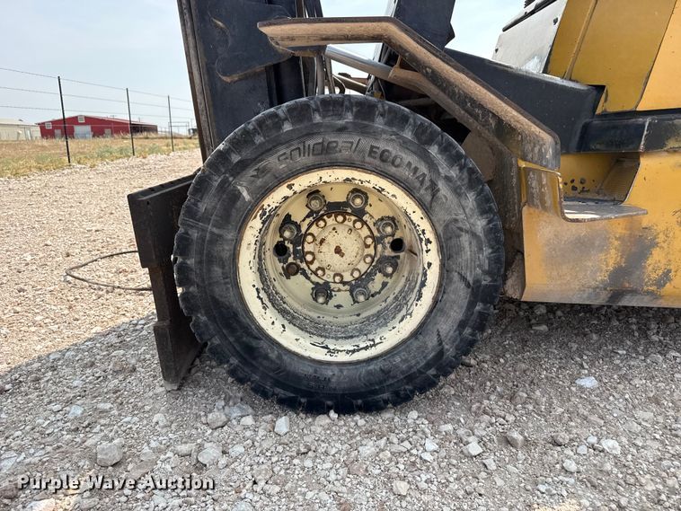image for item EW4164 Yale GP080LGNGBE093 forklift