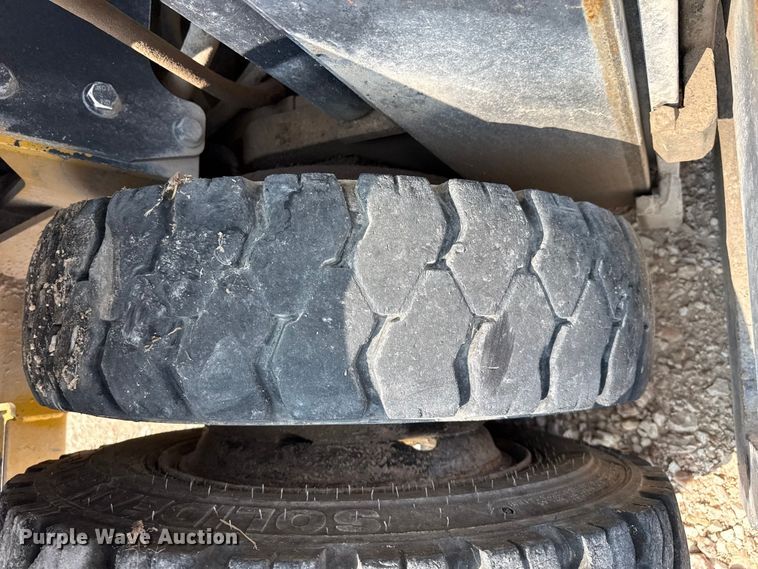 image for item EW4164 Yale GP080LGNGBE093 forklift