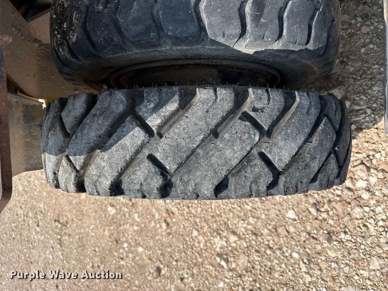 image for item EW4164 Yale GP080LGNGBE093 forklift