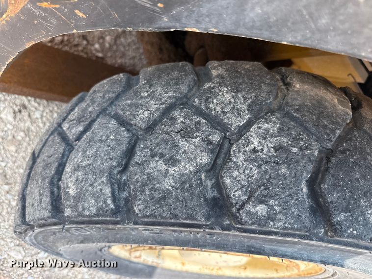 image for item EW4164 Yale GP080LGNGBE093 forklift