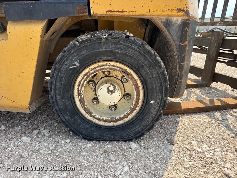 image for item EW4164 Yale GP080LGNGBE093 forklift