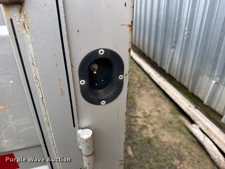 image for item EW4941 2009 Titan Trailer Mfg. 9R3178 livestock trailer
