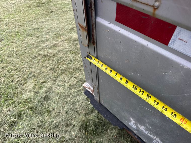 image for item EW4941 2009 Titan Trailer Mfg. 9R3178 livestock trailer