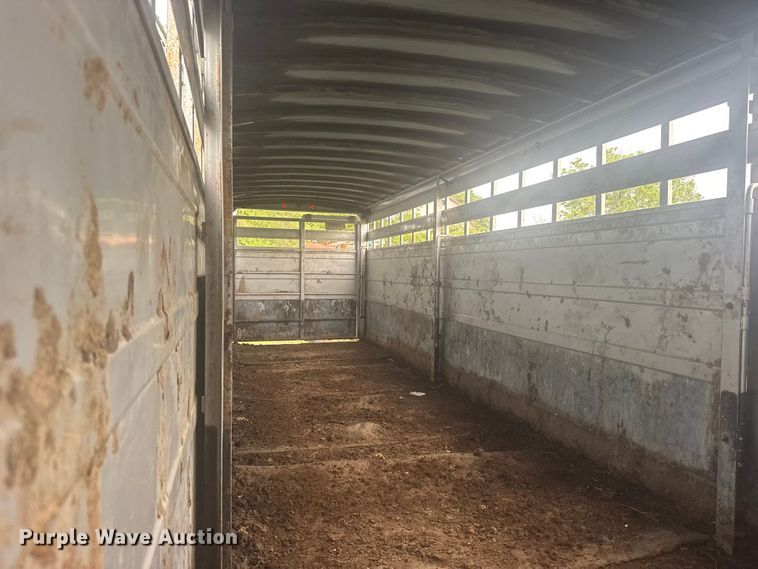 image for item EW4941 2009 Titan Trailer Mfg. 9R3178 livestock trailer