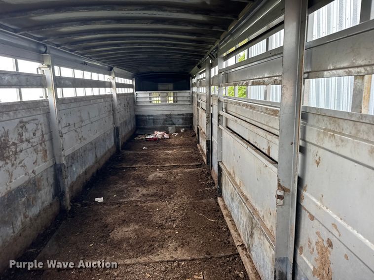 image for item EW4941 2009 Titan Trailer Mfg. 9R3178 livestock trailer