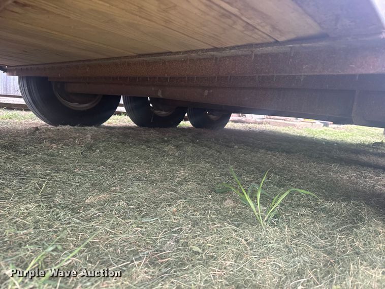 image for item EW4941 2009 Titan Trailer Mfg. 9R3178 livestock trailer