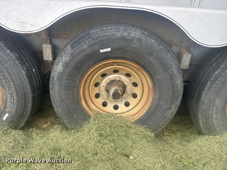 image for item EW4941 2009 Titan Trailer Mfg. 9R3178 livestock trailer