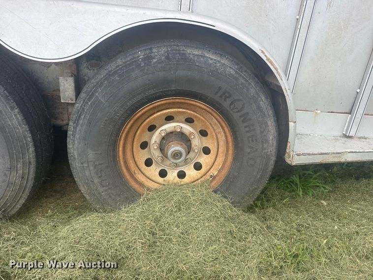 image for item EW4941 2009 Titan Trailer Mfg. 9R3178 livestock trailer
