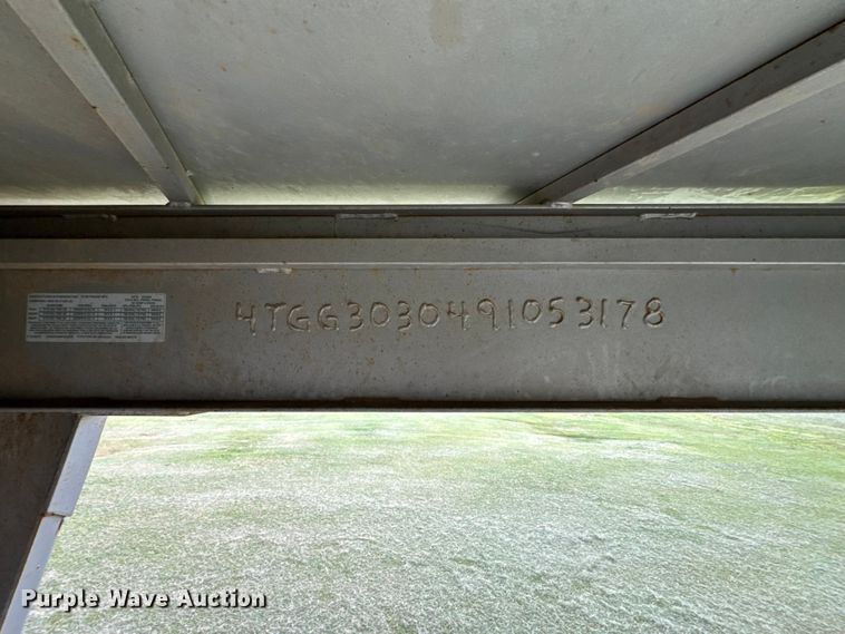 image for item EW4941 2009 Titan Trailer Mfg. 9R3178 livestock trailer