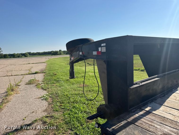 image for item EW4972 1995 J & C MANUFACTURING INC Jackson equipment trailer