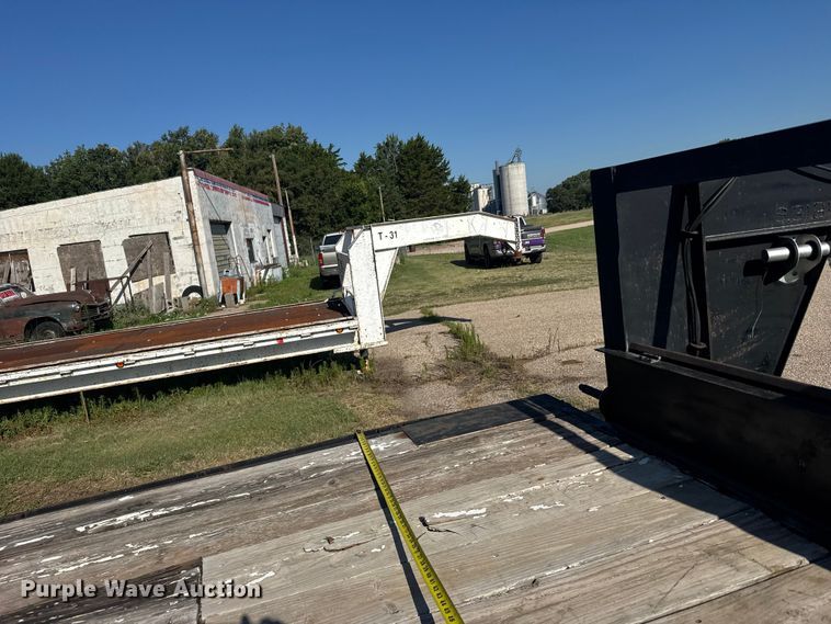 image for item EW4972 1995 J & C MANUFACTURING INC Jackson equipment trailer