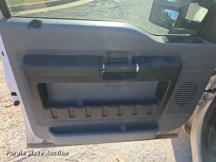 image for item EW8584 2016 Ford F250 Super Duty pickup truck