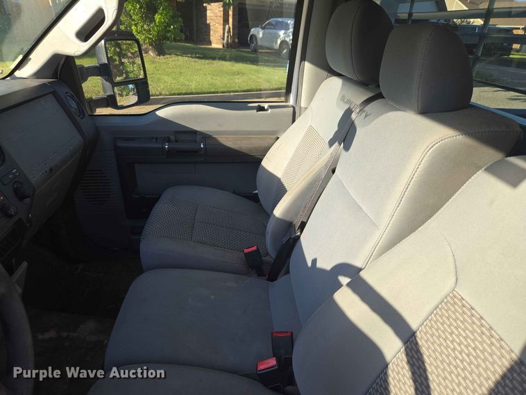 image for item EW8584 2016 Ford F250 Super Duty pickup truck