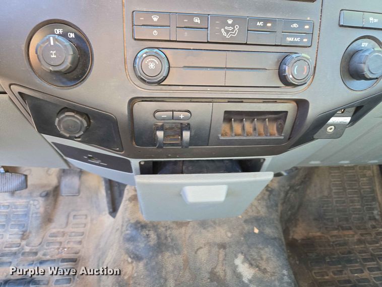 image for item EW8584 2016 Ford F250 Super Duty pickup truck