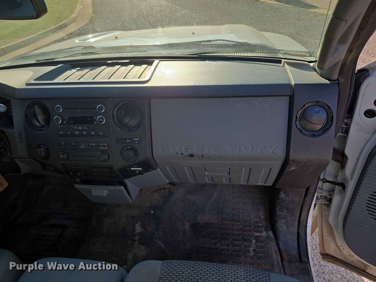 image for item EW8584 2016 Ford F250 Super Duty pickup truck