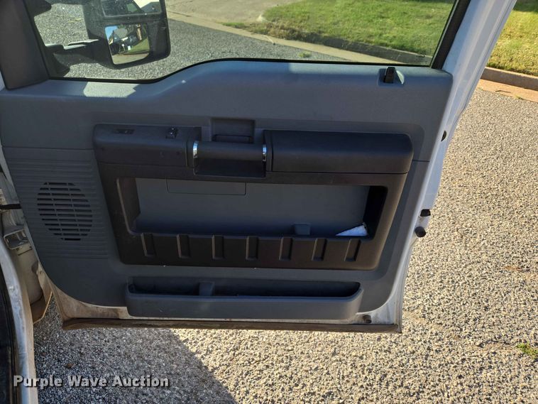 image for item EW8584 2016 Ford F250 Super Duty pickup truck