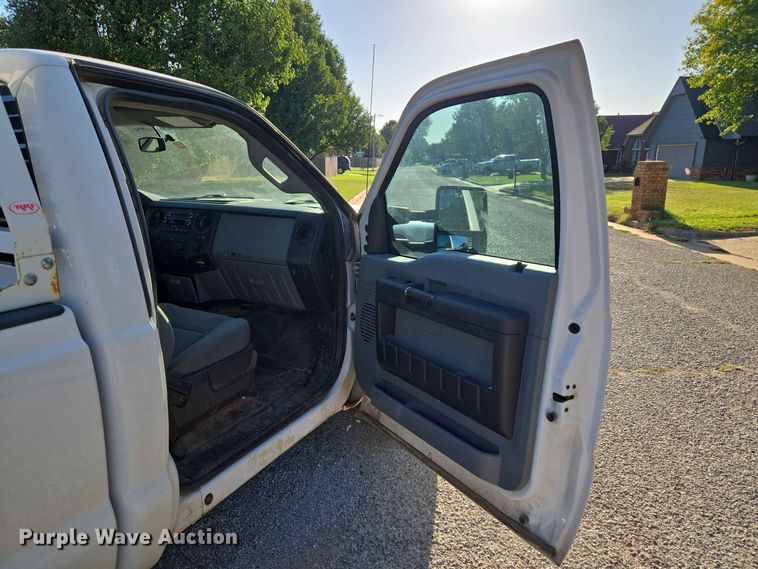 image for item EW8584 2016 Ford F250 Super Duty pickup truck