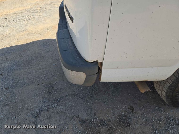 image for item EW8610 2001 Chevrolet Express 3500 van