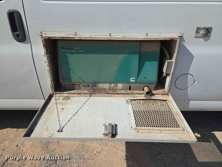 image for item EW8610 2001 Chevrolet Express 3500 van