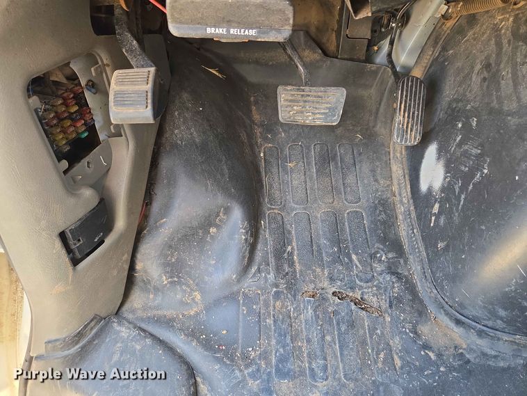 image for item EW8610 2001 Chevrolet Express 3500 van
