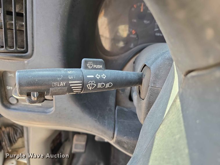 image for item EW8610 2001 Chevrolet Express 3500 van