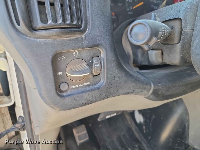 image for item EW8610 2001 Chevrolet Express 3500 van