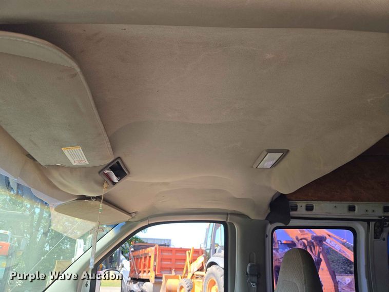 image for item EW8610 2001 Chevrolet Express 3500 van