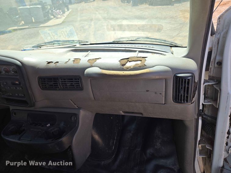 image for item EW8610 2001 Chevrolet Express 3500 van