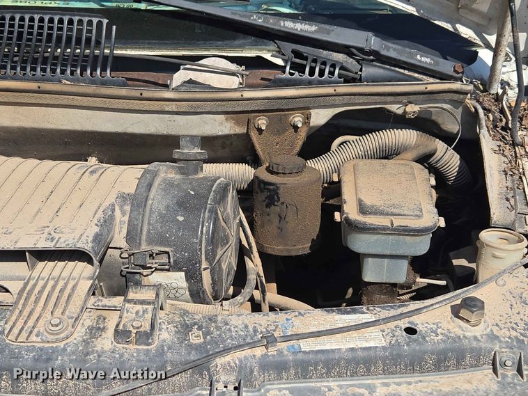 image for item EW8610 2001 Chevrolet Express 3500 van