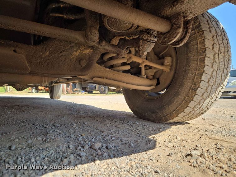 image for item EW8610 2001 Chevrolet Express 3500 van