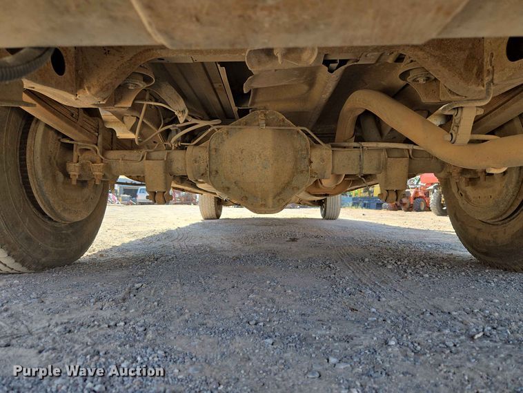 image for item EW8610 2001 Chevrolet Express 3500 van
