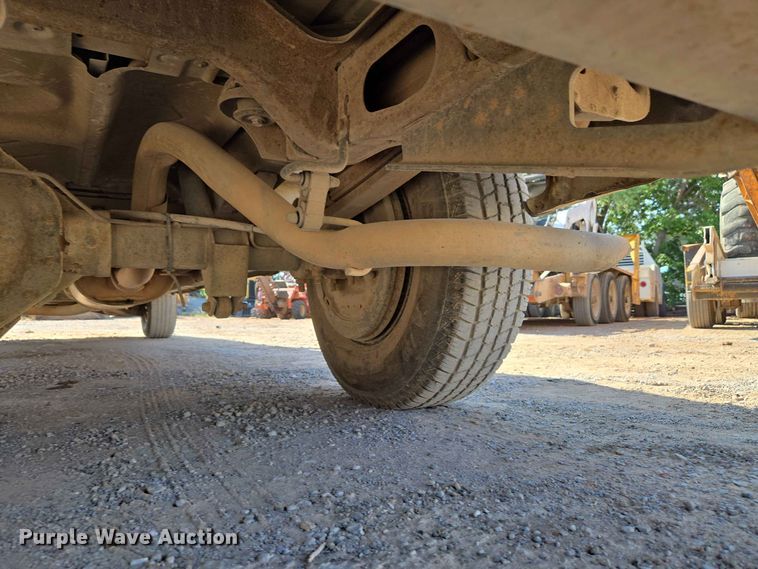 image for item EW8610 2001 Chevrolet Express 3500 van