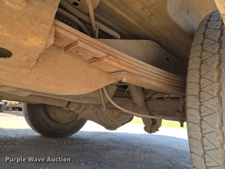 image for item EW8610 2001 Chevrolet Express 3500 van