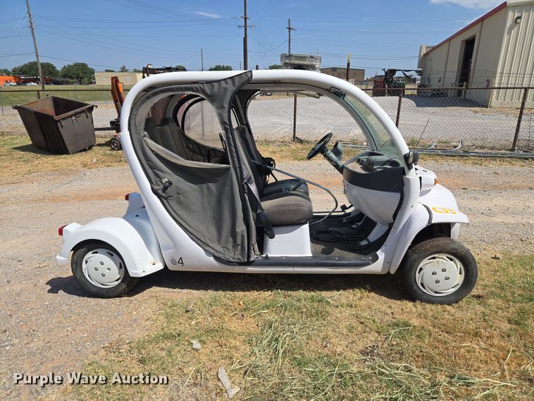 image for item EW8611 2007 GEM utility vehicle