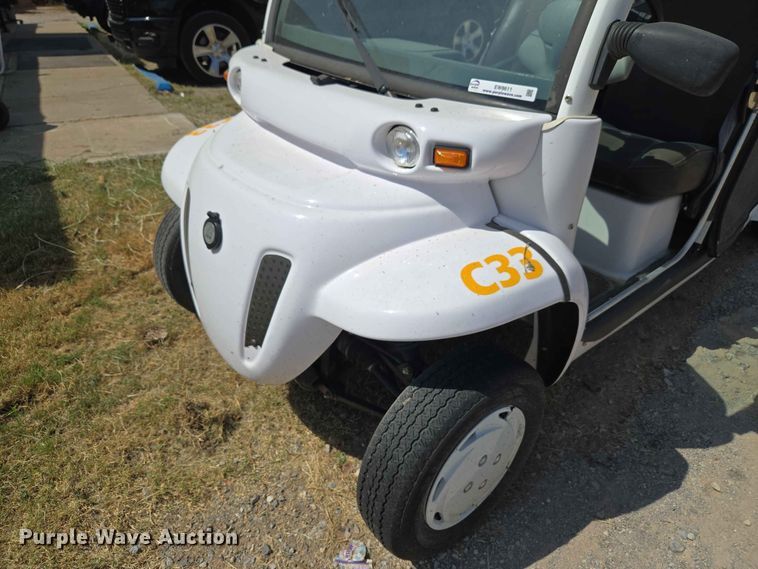 image for item EW8611 2007 GEM utility vehicle