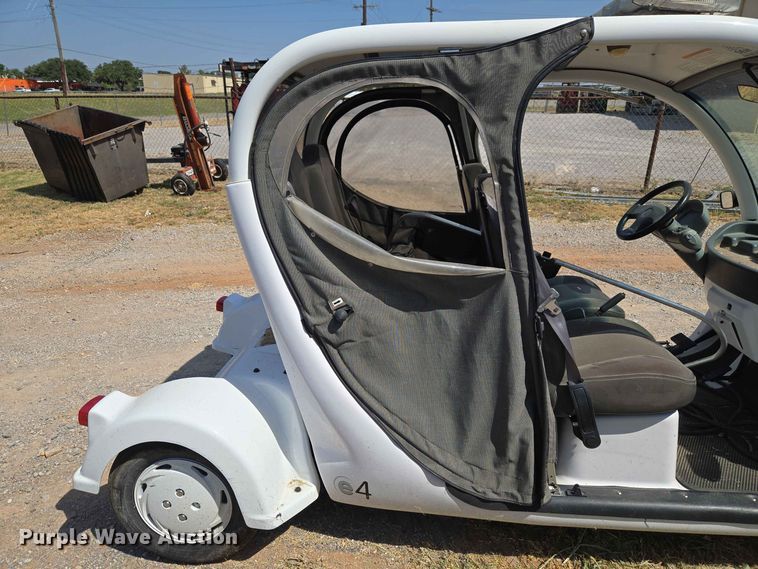 image for item EW8611 2007 GEM utility vehicle