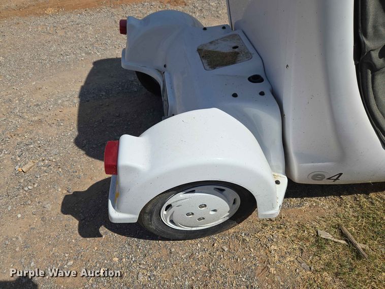 image for item EW8611 2007 GEM utility vehicle