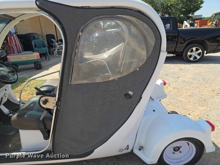 image for item EW8611 2007 GEM utility vehicle