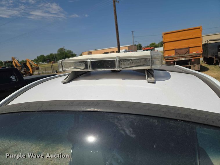 image for item EW8611 2007 GEM utility vehicle