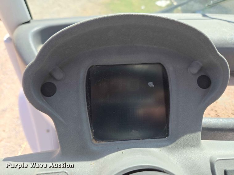 image for item EW8611 2007 GEM utility vehicle