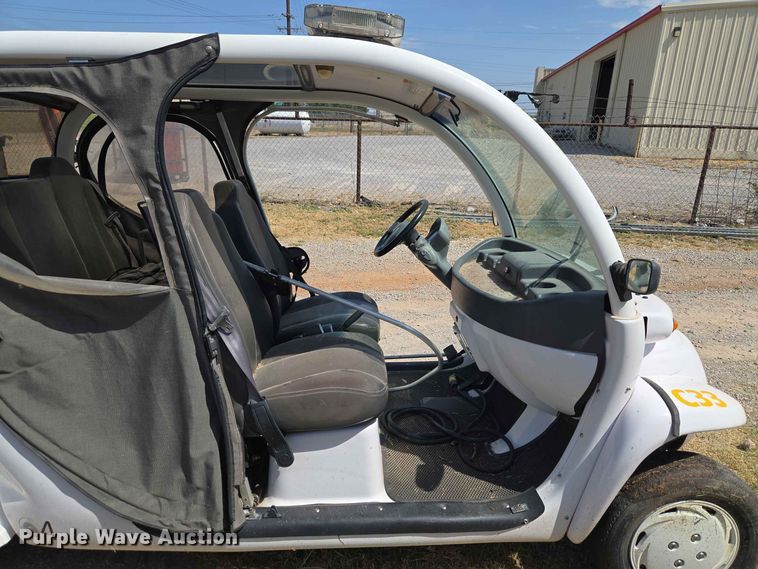 image for item EW8611 2007 GEM utility vehicle