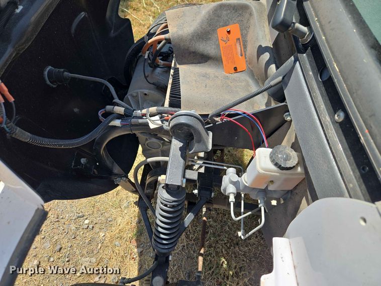image for item EW8611 2007 GEM utility vehicle